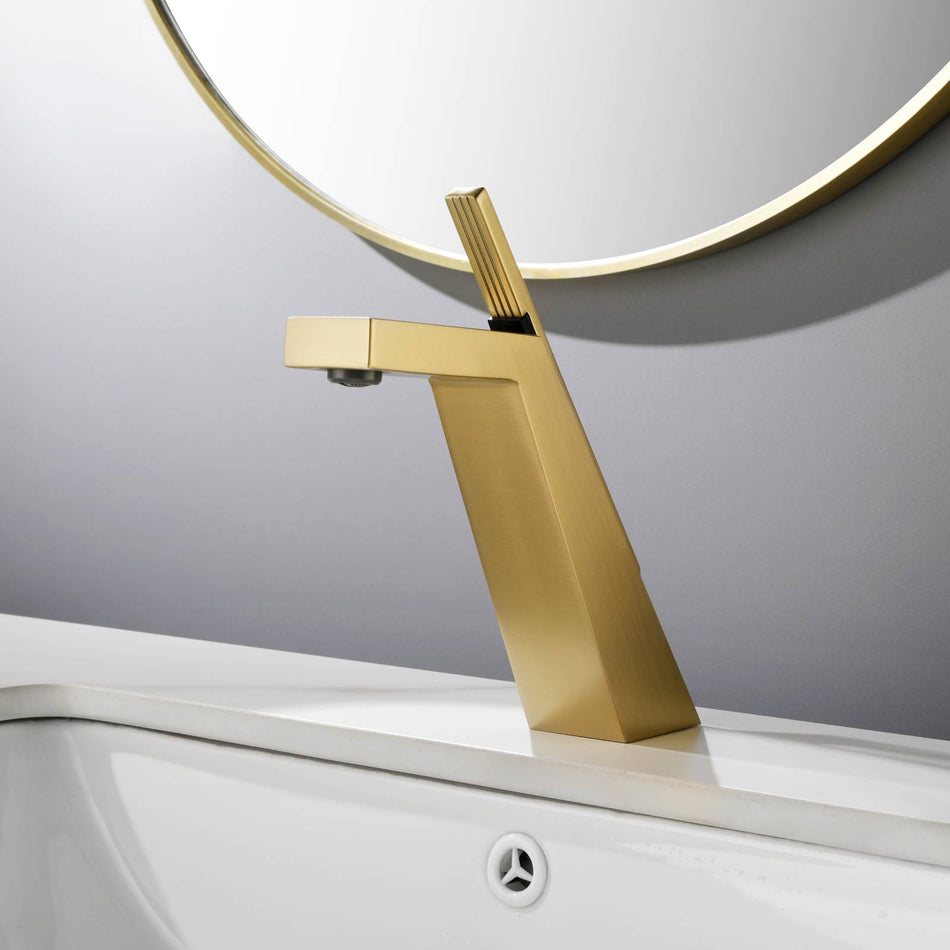 Brushed Gold or matte black or brushed nickel Bathroom Sink Faucet single handle with pop up overflow brass drain
