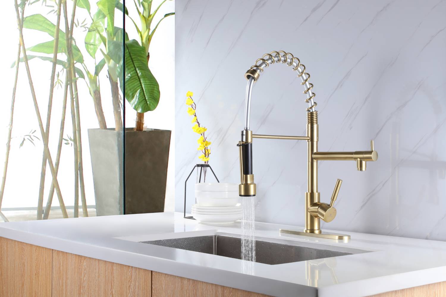 Kitchen faucet – wonderland shower inc